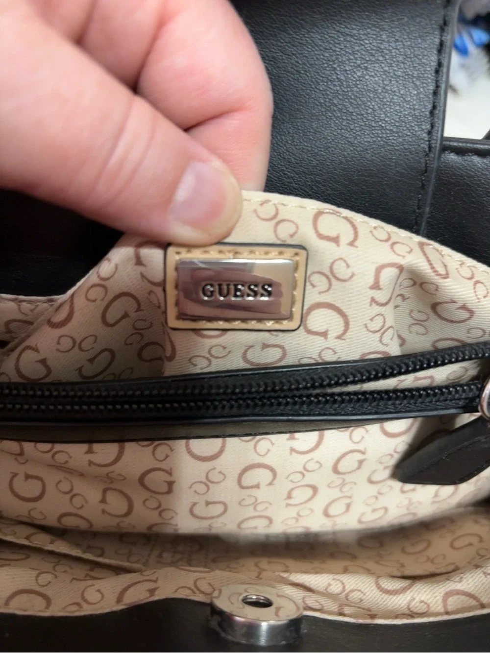 Guess chic black